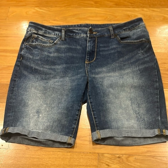 Time and tru women’s jean shorts size 16 . - Picture 1 of 12